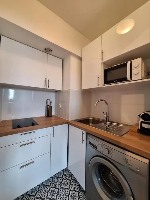 Charmant T2 Renove Avec Balcon - 310B Appartement Parijs