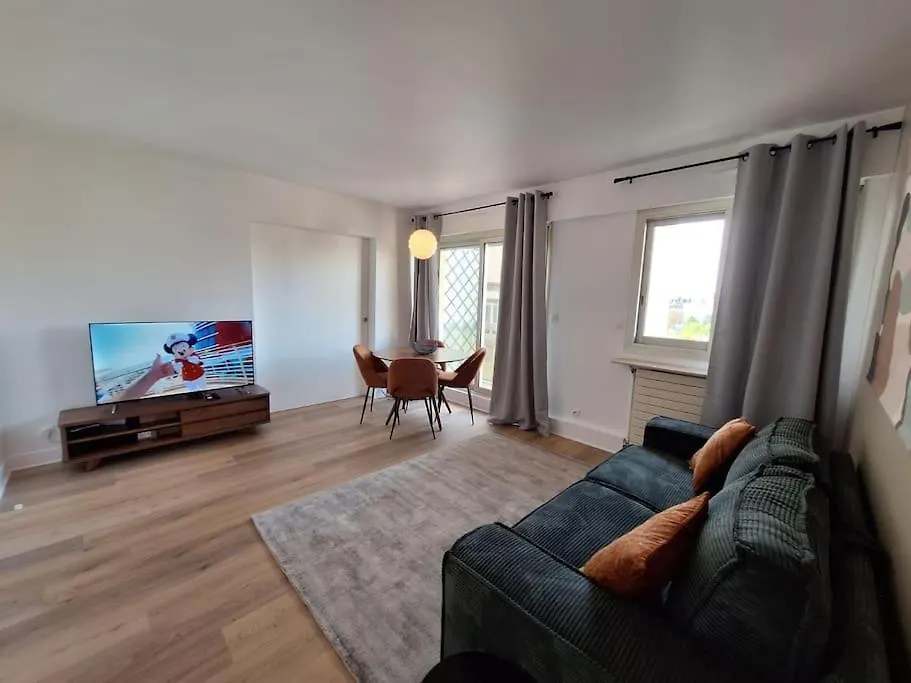 Charmant T2 Renove Avec Balcon - 310B Appartement Parijs